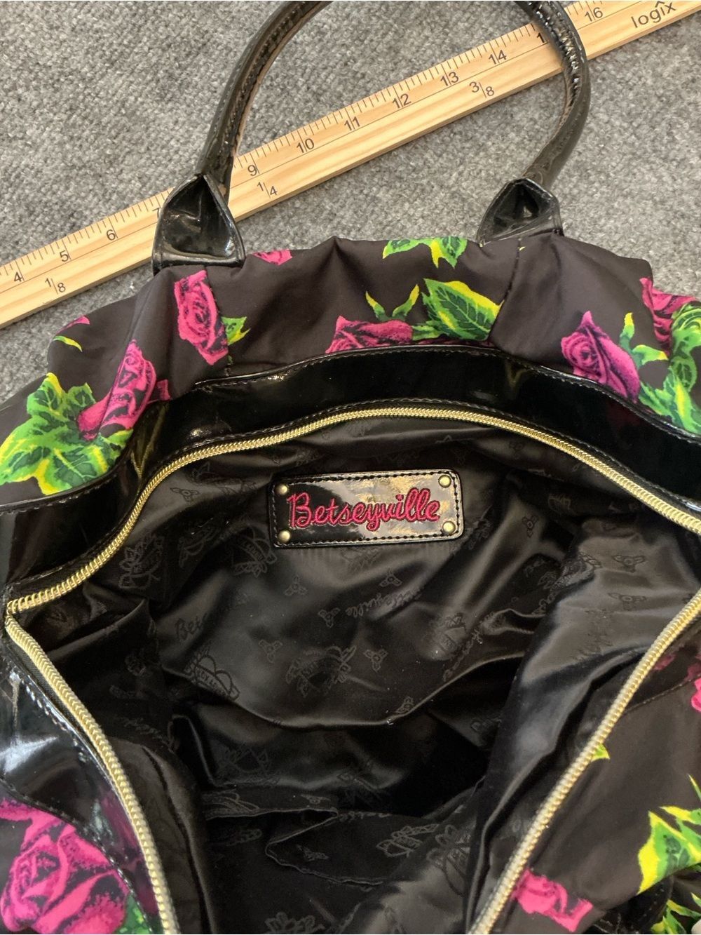 Betsey Johnson Black Floral Shoulder Bag with Pink Roses Betseyville - Picture 9 of 14